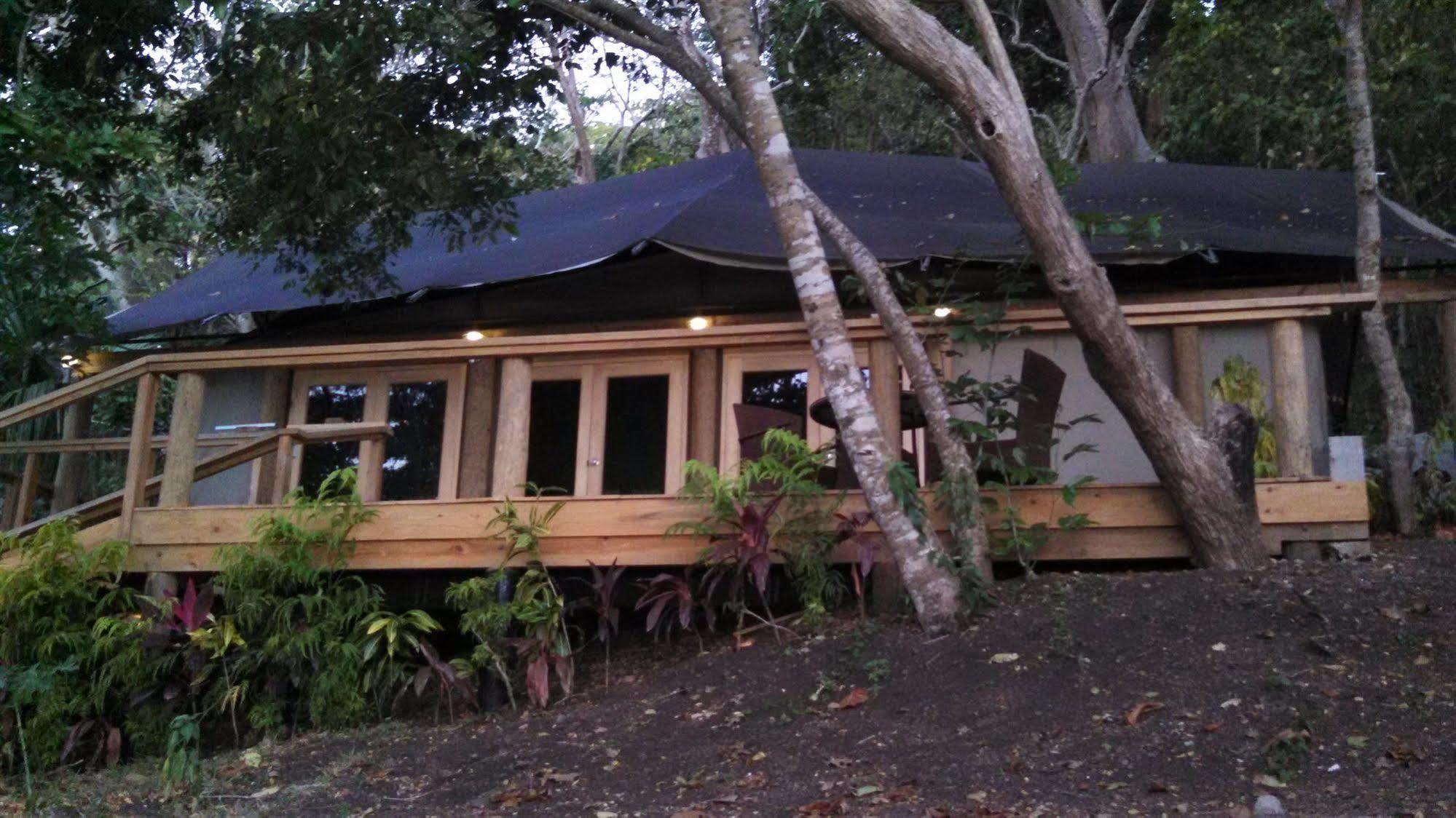 Sau Bay Resort - Off Taveuni Na Sau Bay Eksteriør billede